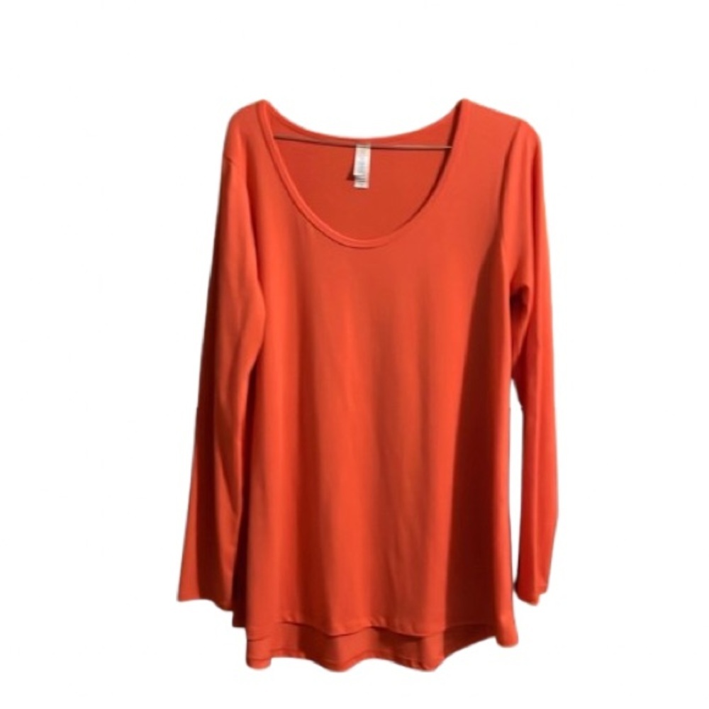 #544 LuLaRoe Lynnae top medium long sleeves high-low hemline scooped neck Coral